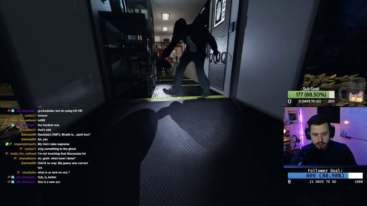 How to use the Parabolic Microphone in Phasmophobia (Simple Explanation