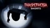 Crawling Ghost Wants in my Closet – Phasmophobia #shorts