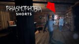 Kiting the Ghost With a Teammate  – Phasmophobia #shorts